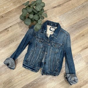 Woman’s Distressed Jean Jacket Size Small